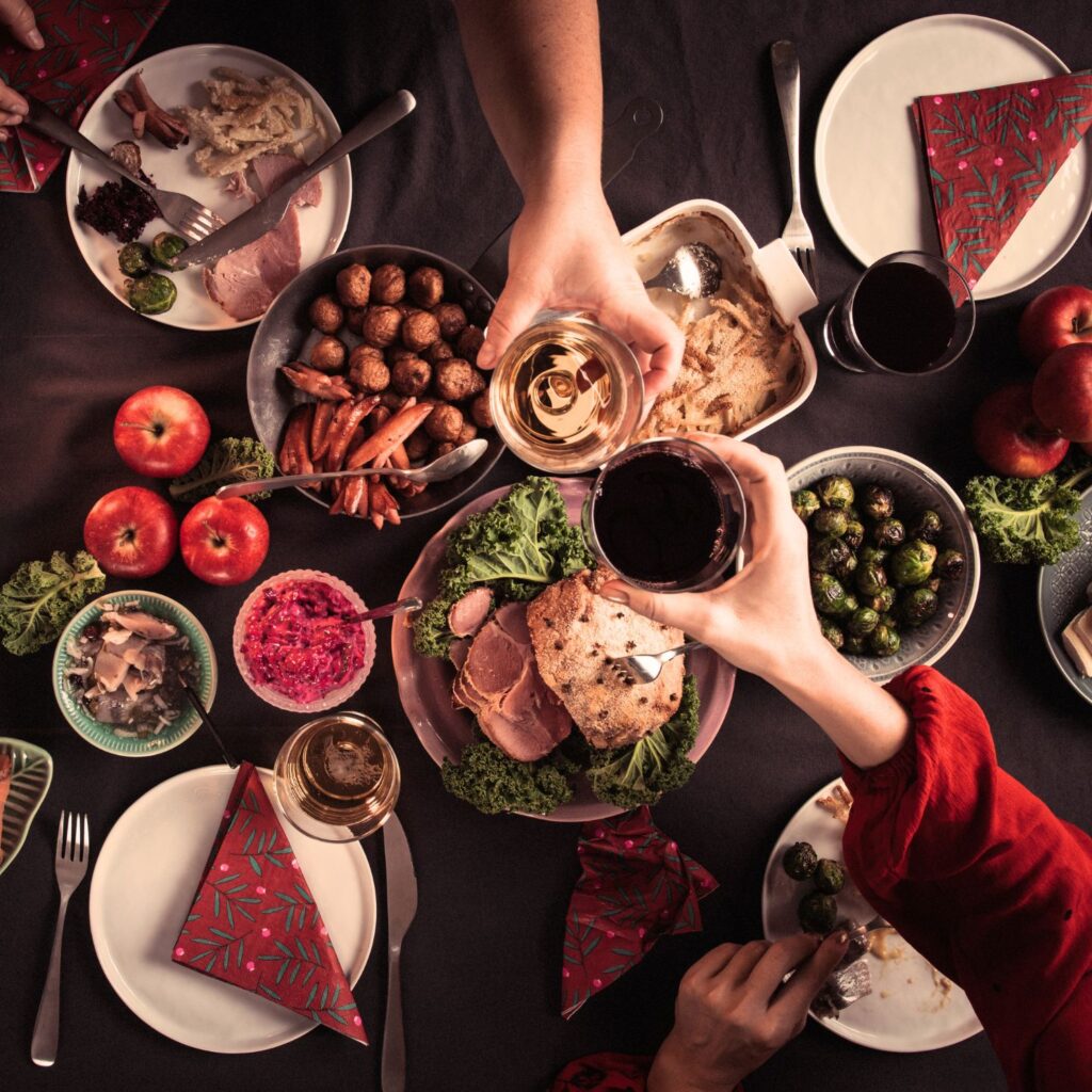 Festtagstisch zu Weihnachten
